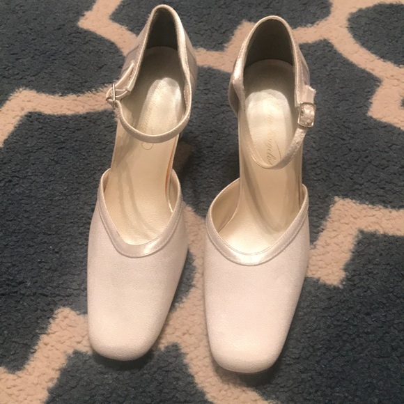 Bridal shoes from David’s Bridal - Picture 2 of 5